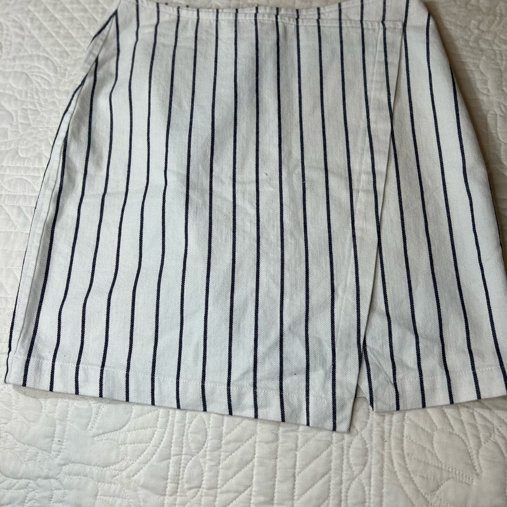Madewell Cream Wirh Black Striped Denim Mini Skirt Women’s Size 4 NWT